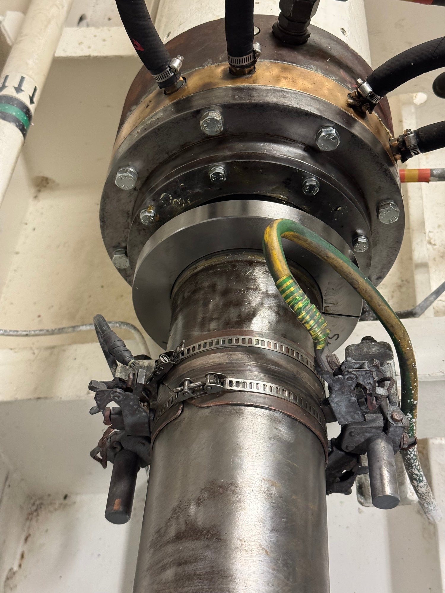 Thru-hull fitting service